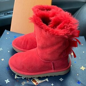 Bailey Uggs size 11 girls in Red color